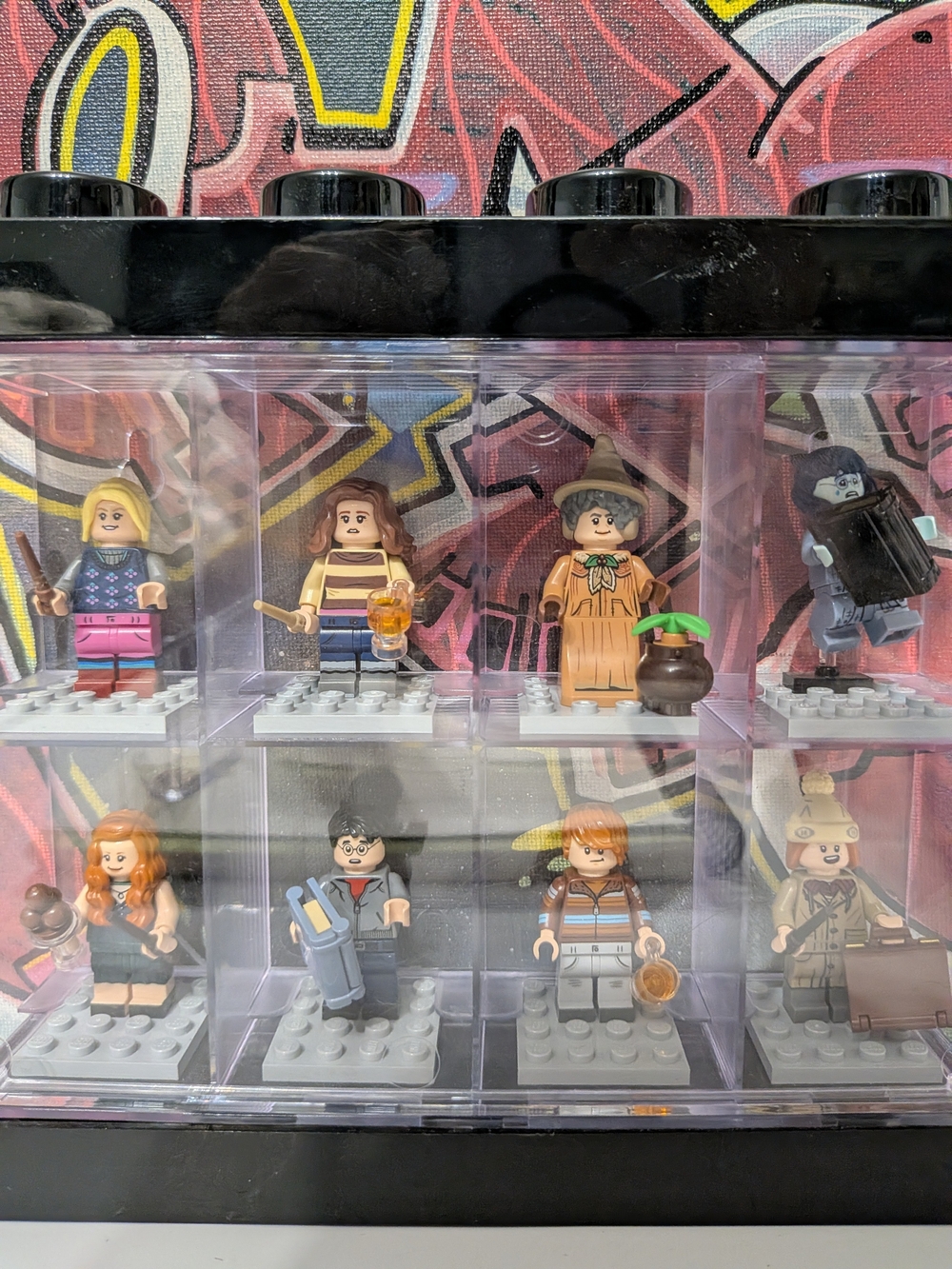 2020 LEGO Harry Potter Minifigures (Series 2) with Display Case - Picture 3 of 10